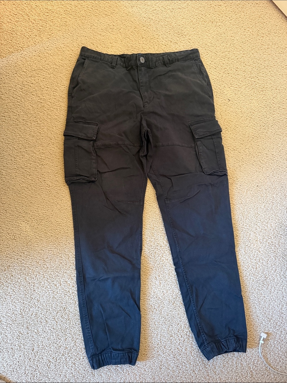 Men's Black Cargo Jogger Pants - Classic Utility Style